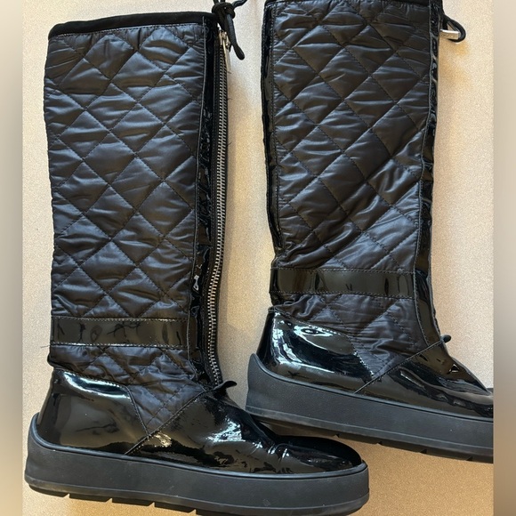 Aquatalia Black Quilted Patent Puffer Boots - Picture 2 of 10